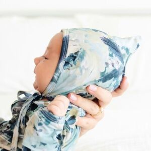 Loulou and co baby bonnet